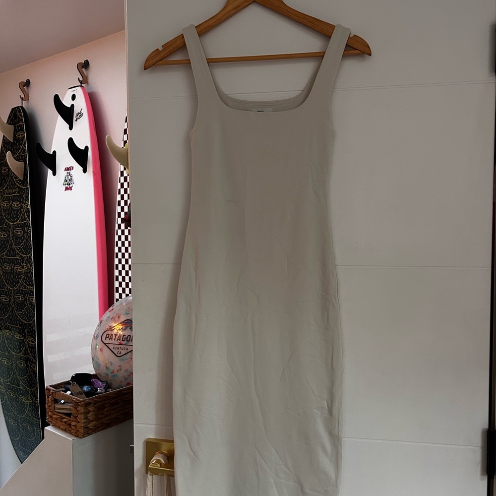 Aritzia Contour Dress